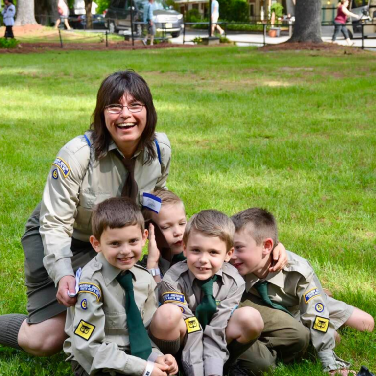 СУМ виховує характери